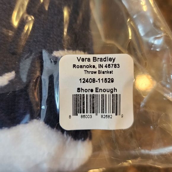 VERA BRADLEY | Shore Enough Throw Blanket - Picture 5 of 5